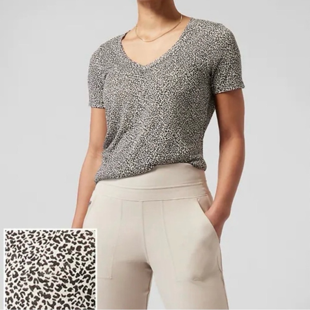 Athleta Breezy Scoop V-Neck Cheetah Print Tee- Black & White